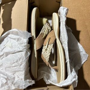 Sperry Parrotfish Sahara/Gold Flat Heel Flip Flop Thong Sandals Size 7.5